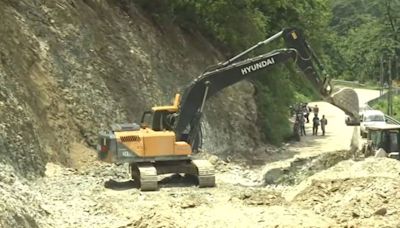 NH-10 closed for vehicular movement following landslide in Kalimpong, restoration work expected to take 2-3 days