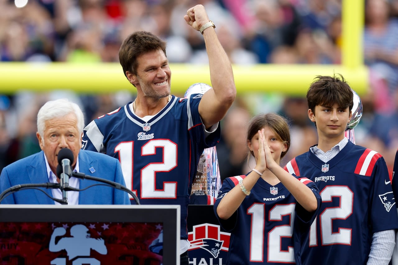 Report: Tom Brady’s HOF ceremony to have ‘hundreds’ of former teammates in attendance