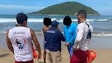 Sacan a joven y menor estadounidenses, los arrastró oleaje en Mazatlán