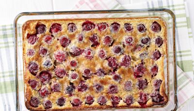 Clafoutis aux cerises : voici la recette du dessert préféré du chef Joël Robuchon et elle ne nécessite que 5 ingrédients