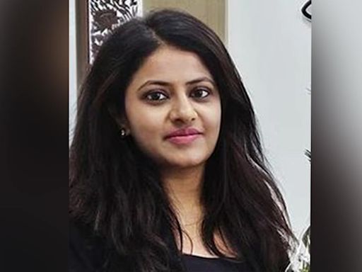 Pooja Khedkar, trainee IAS officer who used siren on private car, allegedly submitted fake certificates to clear exam