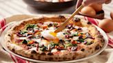 全台首家獲拿坡里披薩職人協會認證 台北喜來登比薩屋的比薩有豹斑烤痕