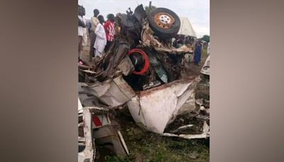 Dozens of Muslim worshippers killed in Nigeria crash