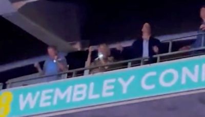 El Príncipe William es captado bailando en concierto de Taylor Swift en Wembley