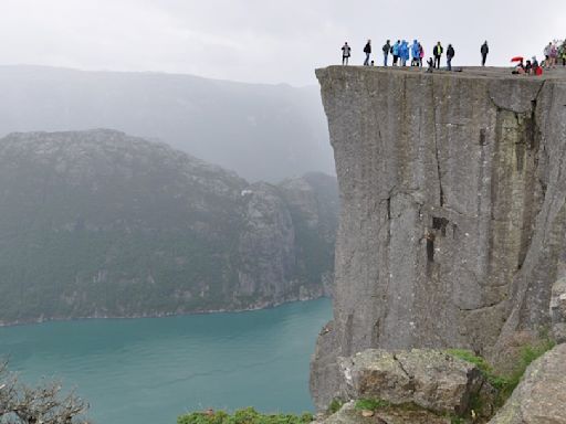 《不可能的任務》名場景 男子從挪威「聖壇岩」墜落604公尺身亡
