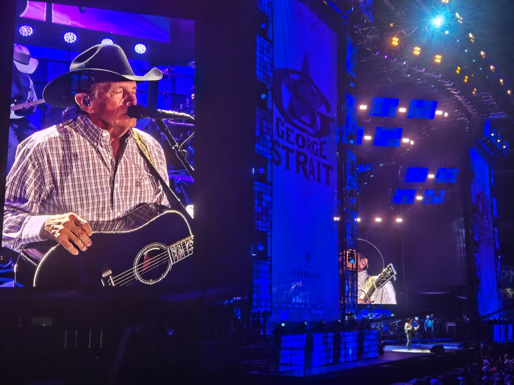 Review: George Strait plays honest, old-school country at Soldier Field, joined by Chris Stapleton