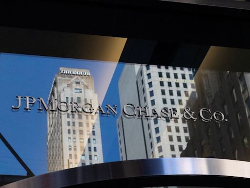 NYCB closes sale of mortgage warehouse loans to JPMorgan Chase