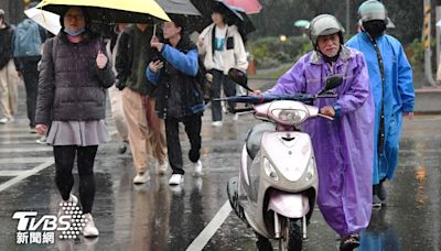 上班注意！南高屏防大雷雨 10縣市大雨狂下、北東濕涼