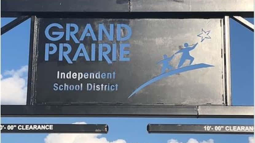 Grand Prairie school trustees pick new superintendent