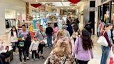 Late Gift Shoppers Lift Retail From December Lull