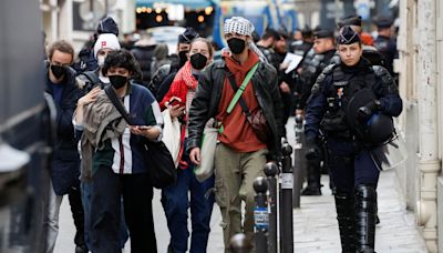 La Policía de París desalojó a los estudiantes pro palestinos que ocupaban la Universidad Sciences Po - Diario El Sureño