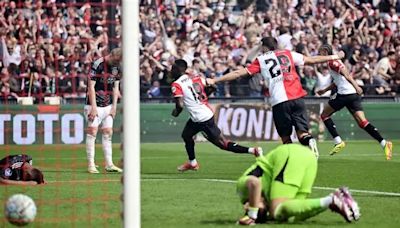 Con Gerónimo Rulli en el arco, el Ajax sufrió la peor derrota de su historia en el clásico ante el Feyenoord