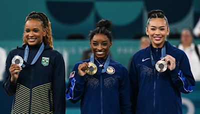 Imprensa dos EUA se rende a Rebeca Andrade: 'Desafiou coroa de Simone Biles'