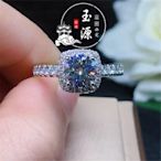 18K白金莫桑石戒指女1克拉方包莫桑鉆結婚訂婚枕型鉆石鉆戒時尚男