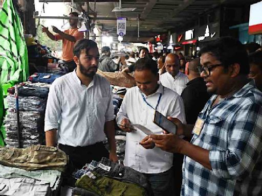 Calcutta Municipal Corporation starts hawker survey at Grand Arcade