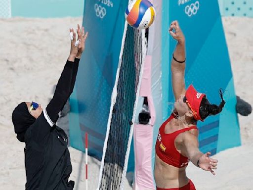 Egypt’s women’s beach volleyball team slams French hijab ban after Olympic match | CNN