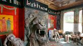 Flat decorated by untrained artist with lion and minotaur fireplaces given listed status