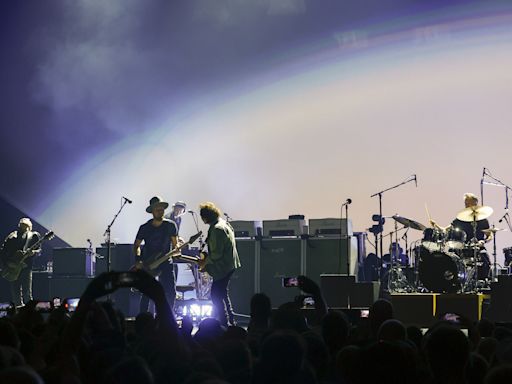 Los norteamericanos Pearl Jam llenan el Palau Sant Jordi con su música grunge de Seattle