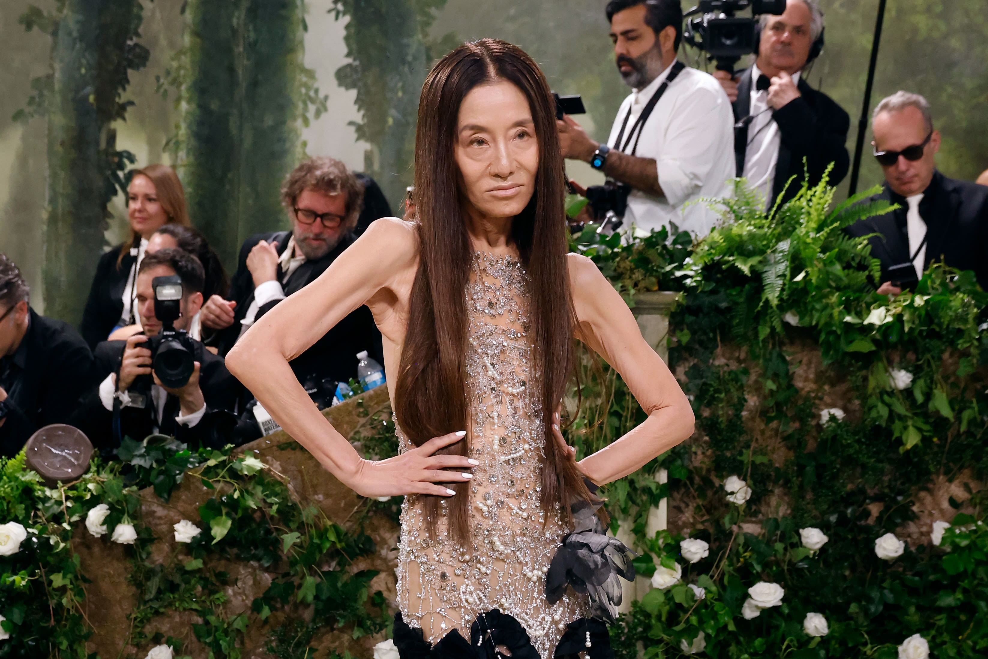 Why Vera Wang's poolside Instagram photo is going crazy viral