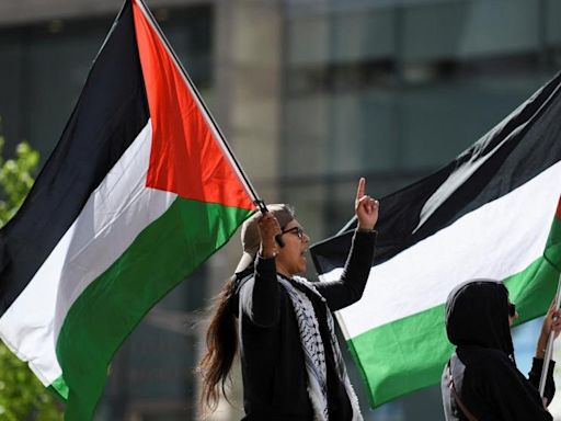 UN general assembly calls on Security Council to admit Palestine as full member