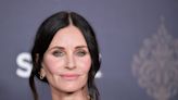 Courteney Cox Shows Fans How ‘Real’ New Yorkers Eat Pizza in Instagram Clip