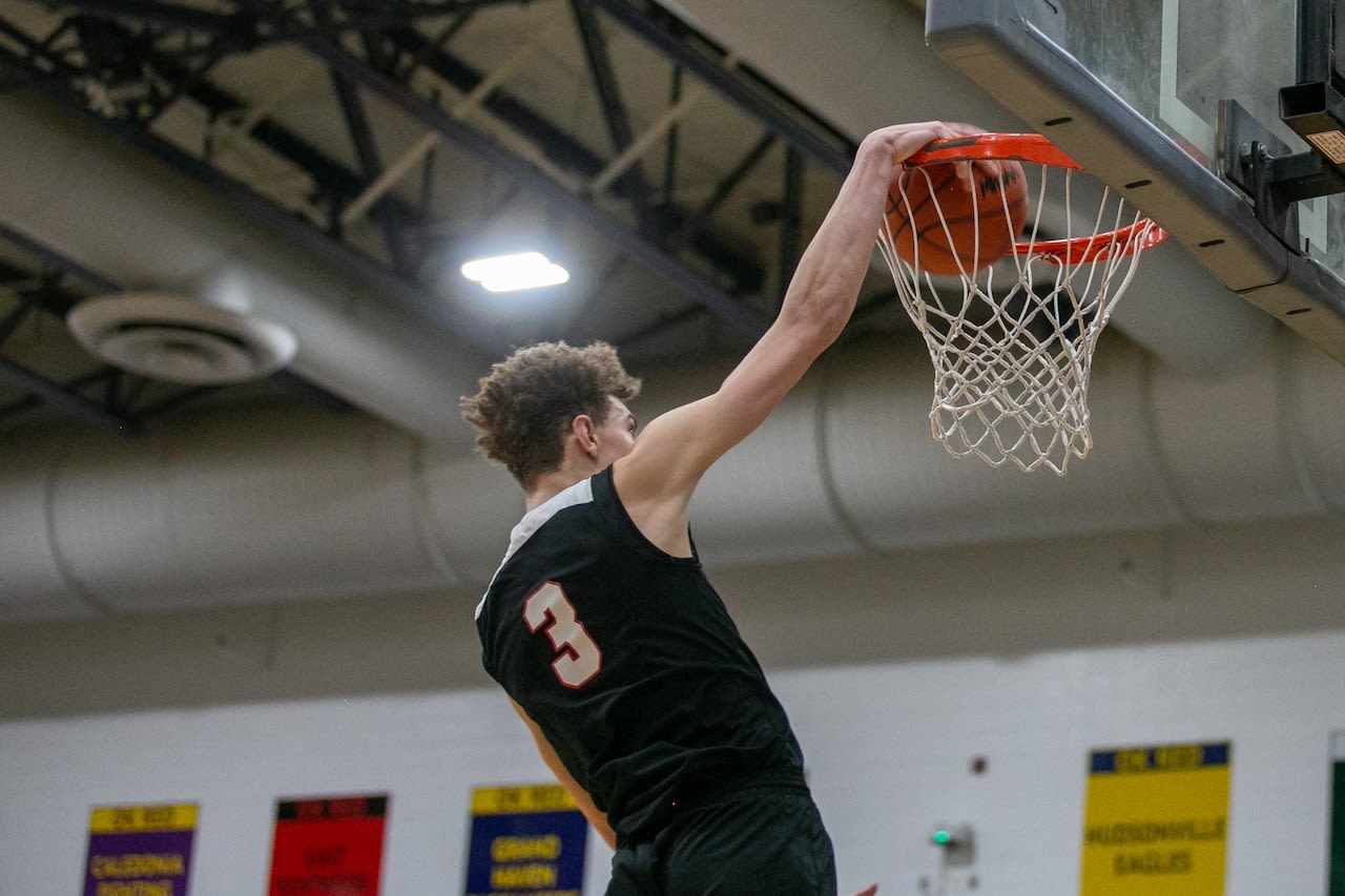 Grand Rapids native, GVSU hoops junior donates dunk contest earnings to hospital