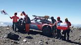 Romain Dumas en un Porsche 911 impone récord mundial al manejar en volcán a 6700 metros de altura