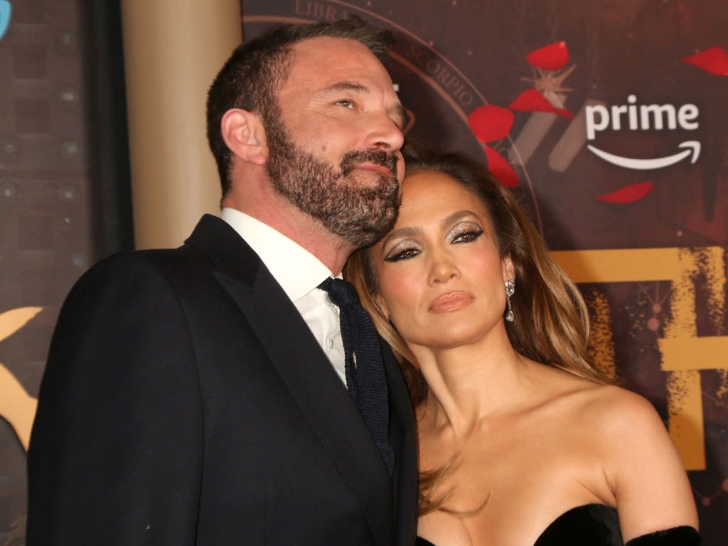 Jennifer Lopez & Ben Affleck's Body Language Show Just How Hard a Public Separation Really Is