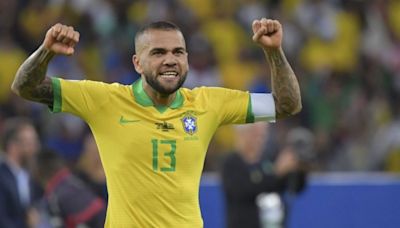 Dani Alves encuentra nuevamente equipo tras salir de prisión