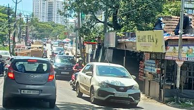 Laying of boundary stones to widen Thammanam-Pullapady Road likely to be completed on October 5