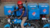 Domino's relata vendas no 2º trimestre abaixo das expectativas em meio à baixa demanda Por Investing.com