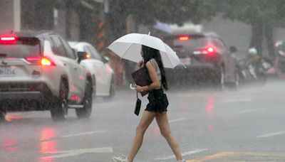 不斷更新》入夜大雷雨轟炸2地 6縣市豪大雨特報 - 生活