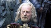 Muere Bernard Hill, el rey Théoden en el Señor de los Anillos, a los 79 años