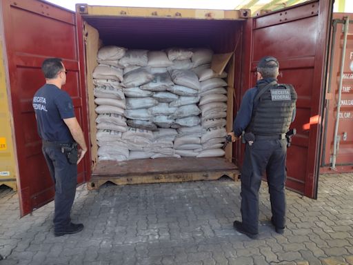 Receita e Polícia Federal apreendem 882 kg de cocaína no Porto de Santos