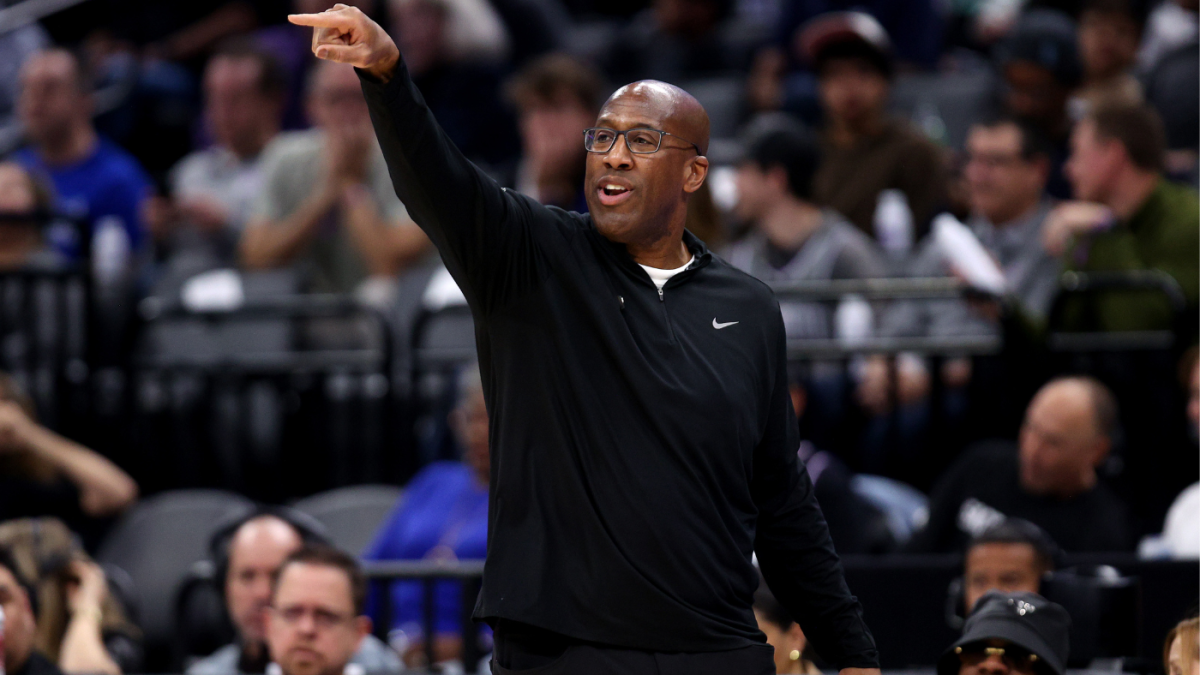 Mike Brown, Kings far apart on extension talks as 2023 Coach of the Year enters contract year