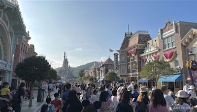 HK Disneyland Resort Ticket Prices to Rise 5-7% From Tmr