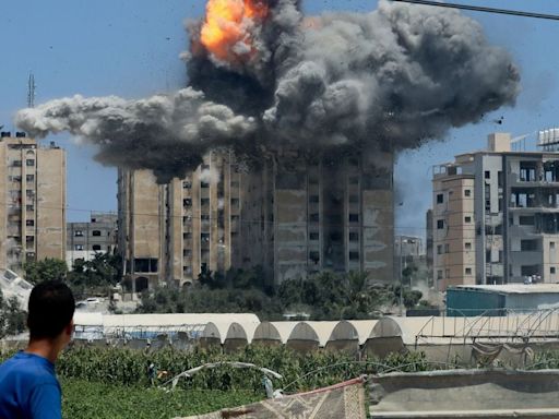 Israel intensifica los bombardeos en Gaza y causa decenas de muertos - La Tercera