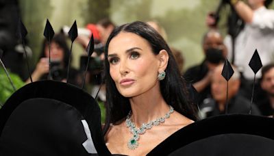 Demi Moore, sin trampa ni cartón: El vídeo antes de maquillarse donde muestra sus extensiones