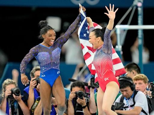 Olympic women's gymnastics results: Simone Biles, Suni Lee top podium with gold, bronze medals in all-around final | Sporting News