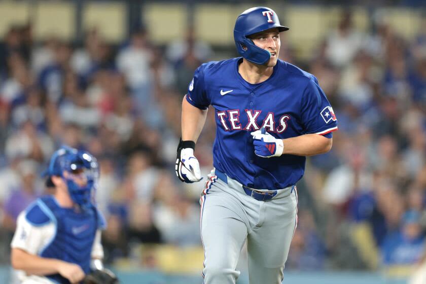 Corey Seager provides the offense as Rangers defeat the Dodgers