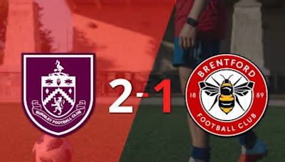 Brentford no pudo con Burnley y cayó por 2-1