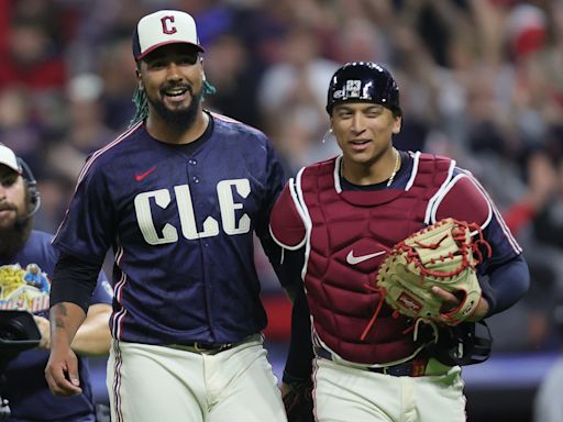 Why would Guardians option catcher Bo Naylor to minors? Hey, Hoynsie