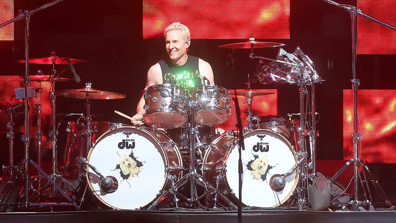 “I continue to miss Taylor, as does the band, his family, friends and the rest of the world.” Josh Freese pays tribute to Taylor Hawkins while marking one year as the Foo Fighters’ drummer