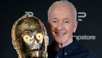 C3P0 actor Anthony Daniels breaks silence on James Earl Jones' death