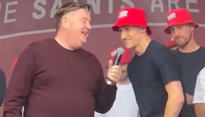 Downes hilariously BOOED by Saints fans at promotion party after cheeky chant