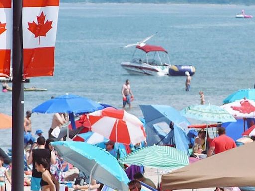 Ontario beach town fires back at claims people are pooping in the sand