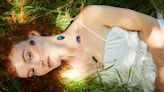 Indie-pop artist Kacy Hill is on her own, and singing herself through it | Texarkana Gazette