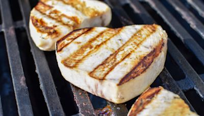 The Telltale Signs Your Grilled Swordfish Is Done