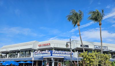 10 best iconic restaurants in Sarasota area for delicious food, drinks in a fun setting!