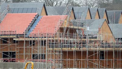 Biggest housebuilder Barratt cuts target just as Labour promises more homes